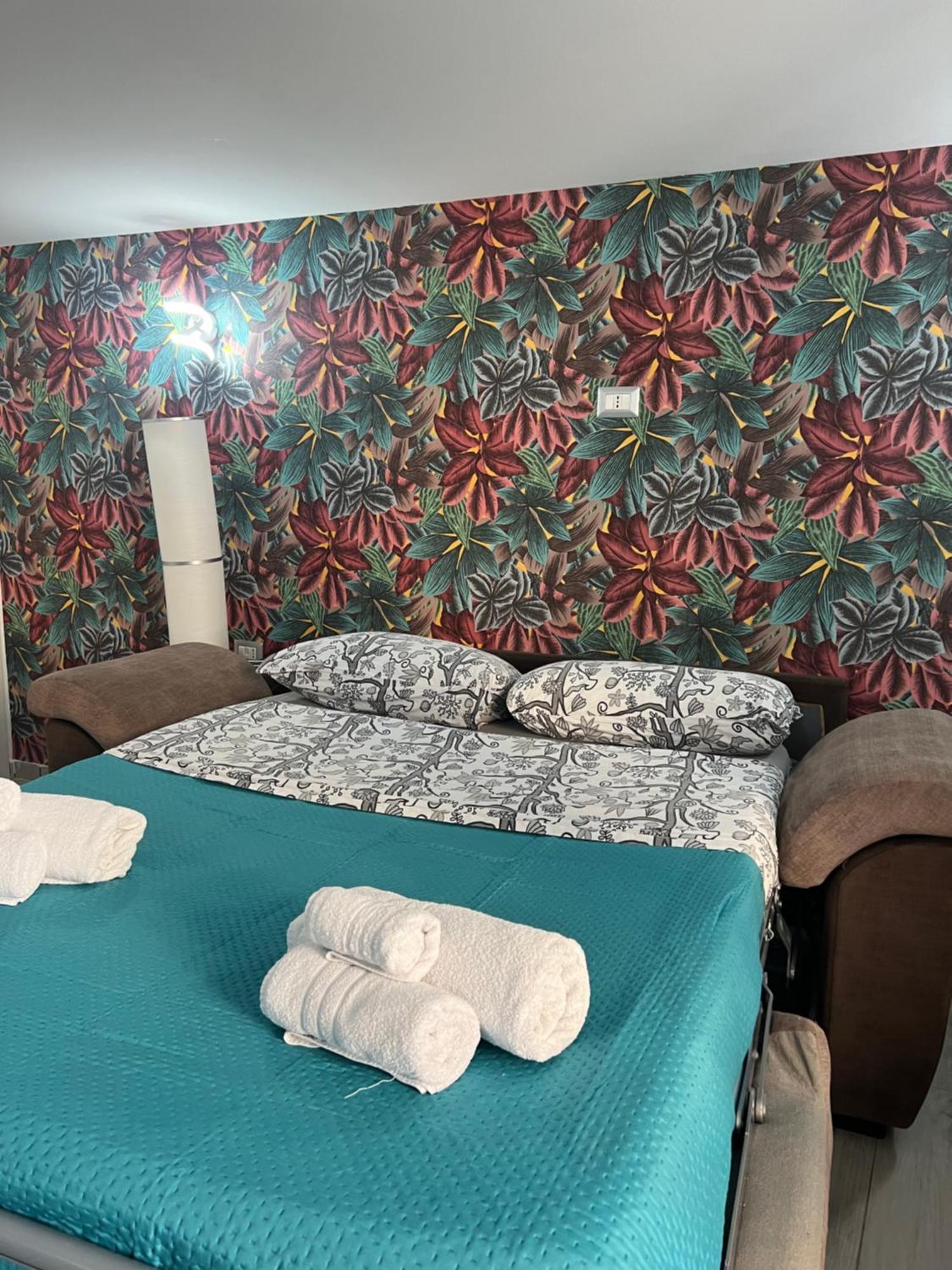 Bed and Breakfast Napoli Centro-La Casa Di Lucio Экстерьер фото